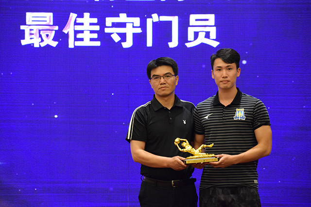 场均25分14篮板！杨文学蝉联NBL常规赛MVP